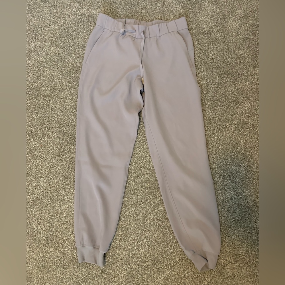 Lululemon on the fly mid rise jogger